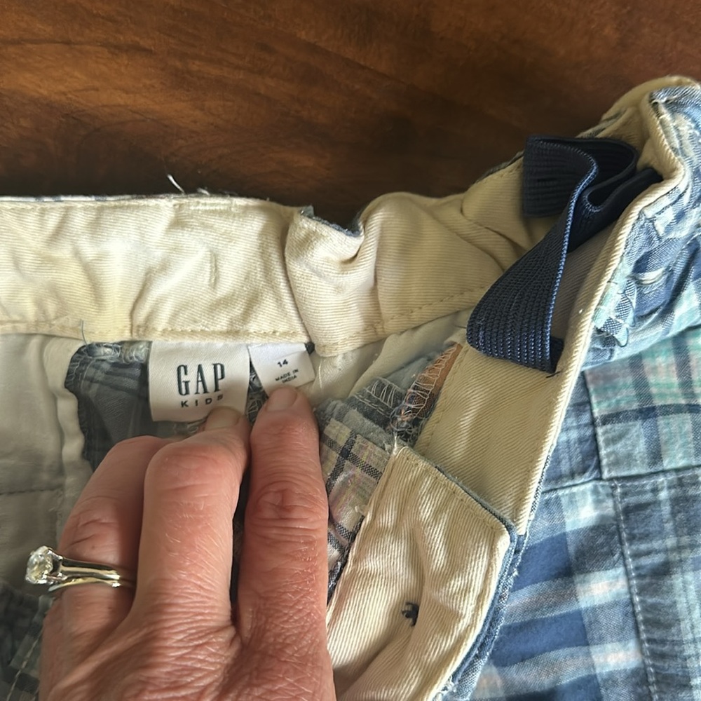 GAP Kids boys short bundle, size 14, zip and button closure, inner cinchers, EUC - Picture 7 of 13